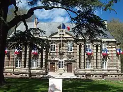 L'ancien château de ville du XVIIe&nbsp;siècle siège de l'Hôtel-de-Ville.