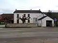 Mairie-école.