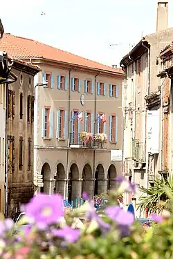 La mairie.