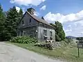 Maison Royer, maison historique construite en 1847, sur la route 263.