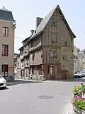 La Maison des Artistes, place Saint-Médard.