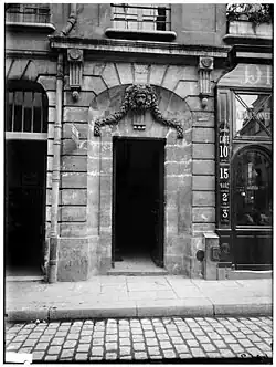 Porte de la maison du Château-Frileux.