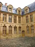 Cour des Têtes