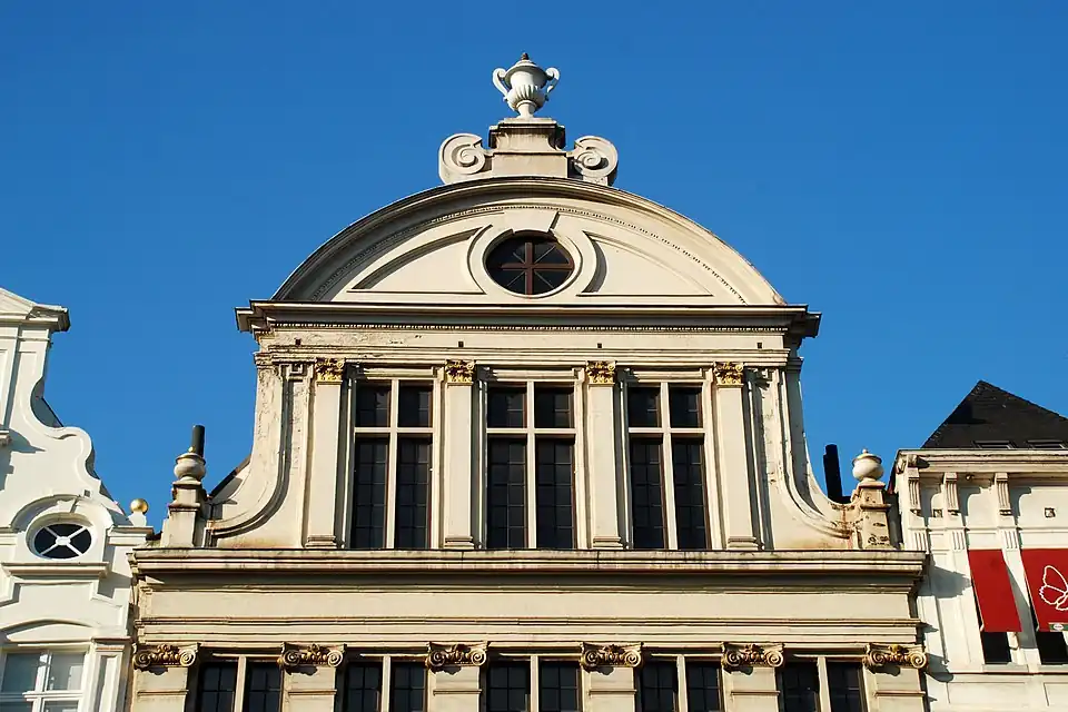 Le pignon baroque.