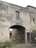 Entrée, côté ouest.