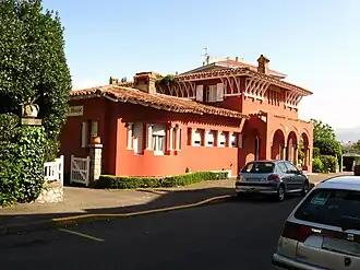 Maison Rouge.