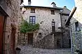 Maison typique du Cantal à Marcolès. Rue du Four