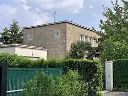 Maison Guélain.