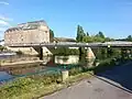 Pont sur l'Oust (canal de Nantes à Brest) et le moulin de Malestroit.