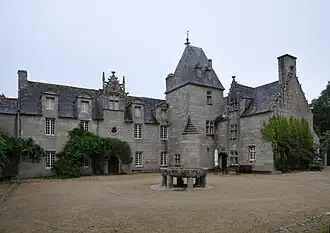 Cour d'honneur.