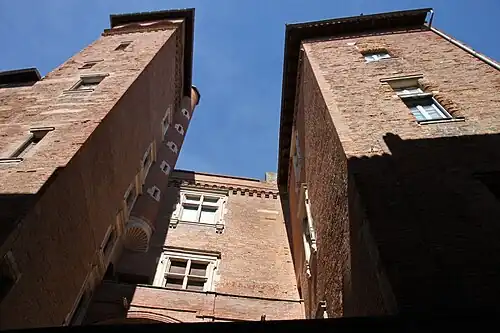 Vue depuis la rue.