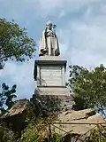 Monument de l'archevêque Manuel Vicuña Larrain.