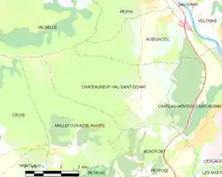 Carte élémentaire montrant les limites de la commune, les communes voisines, les zones de végétation et les routes