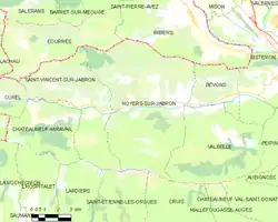 Carte élémentaire montrant les limites de la commune, les communes voisines, les zones de végétation et les routes