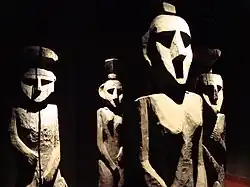 Sculptures mapuches en bois du XIXe&nbsp;siècle.