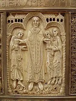 Saint Millán avec ses disciples, ivoire (XIe&nbsp;siècle), détail du sépulcre, monastère de Yuso.