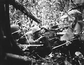 Marines tenant une position défensive avec une Browning 1917
