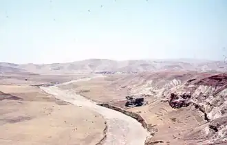 Au Maroc, vallée à sec de l'oued Tensif (entre Safi (Maroc) et Essaouira).