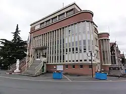 La mairie.