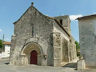 La façade.