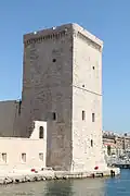 Tour du roi René vue de l'extérieur.