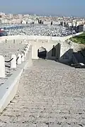 Porte d'entrée.