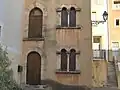 Une façade romane(quartier de L'Île).