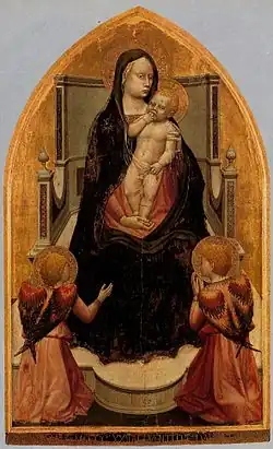 Vierge trônant au centre.