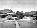 Photo de 1889 de l'orientaliste Snouck Hurgronje. 2: le hijr; 3: le puits Zemzem; 6: la station d'Abraham.