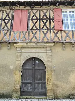 Son entrée.