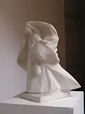 La Communiante (1912), marbre, musée des Ursulines.
