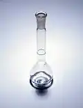 Fiole en verre avec son trait de jauge, capacité 10&nbsp;mL