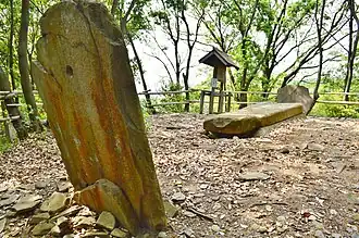 Sommet du tumulus.