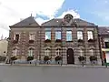 La mairie.