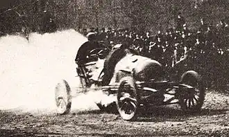 Maurice Bernin vainqueur de la course de côte d'Eagle Rock 1904, avec la Renault 60 hp (pneus Michelin).