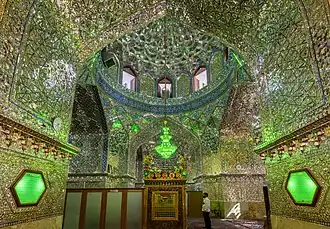 Mausolée de l'émir Ali : coupole et tombeau.