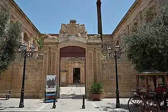 Palais.
