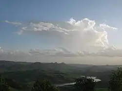 L'Oued Medjerda, le plus long du Maghreb avec 460&nbsp;km, prend source dans les montagnes de Souk Ahras.
