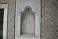 Gros plan sur une niche du patio.