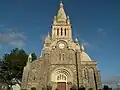Façade de l'église Saint-Pierre.