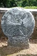 Stèle discoïdale du cimetière de Lekorne