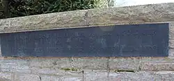 Dans ce cimetière reposent 2820 soldats allemands.