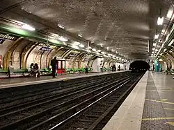 Les quais de la station en cours de décarrossage, en 2008.