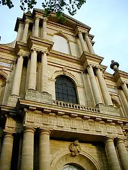 Élévation de la façade classique.