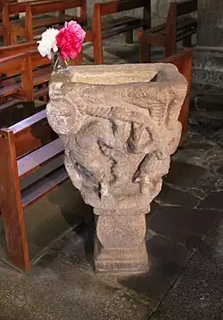 Le bénitier.