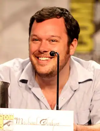 Michael Gladis dans le rôle de Paul Kinsey