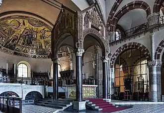 Ciborium et abside.