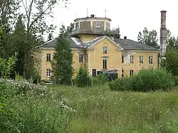 Bâtiments de l'aéroport militaire en 2008.