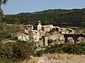 L'église au sein du village