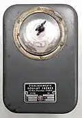 Minuterie Soulat Frères, 220 volts, 10 ampères, années 1950, boîtier en tôle. Coll.&nbsp;J.-P.&nbsp;Guittonneau.